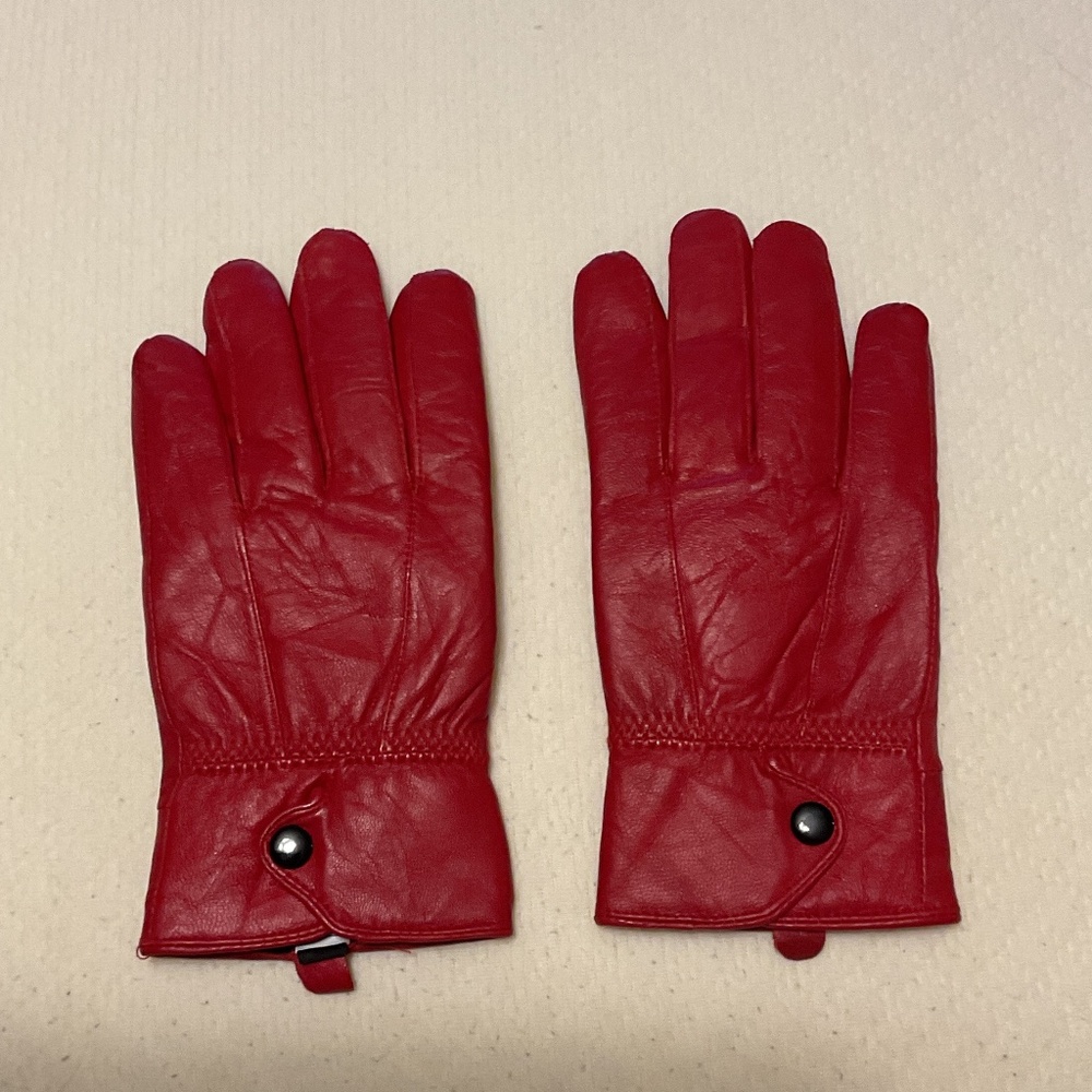 Women’s Red Lambskin Gloves Medium
